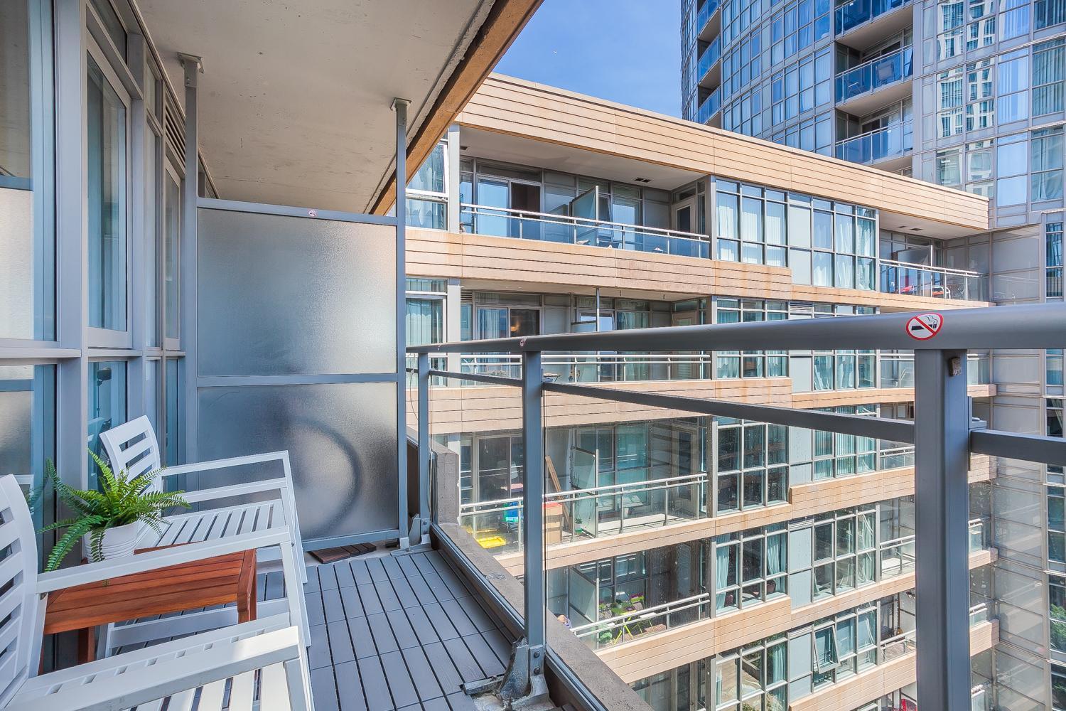 Cozy 2Br Close To Cn Tower & Harbourfront Toronto Exterior photo
